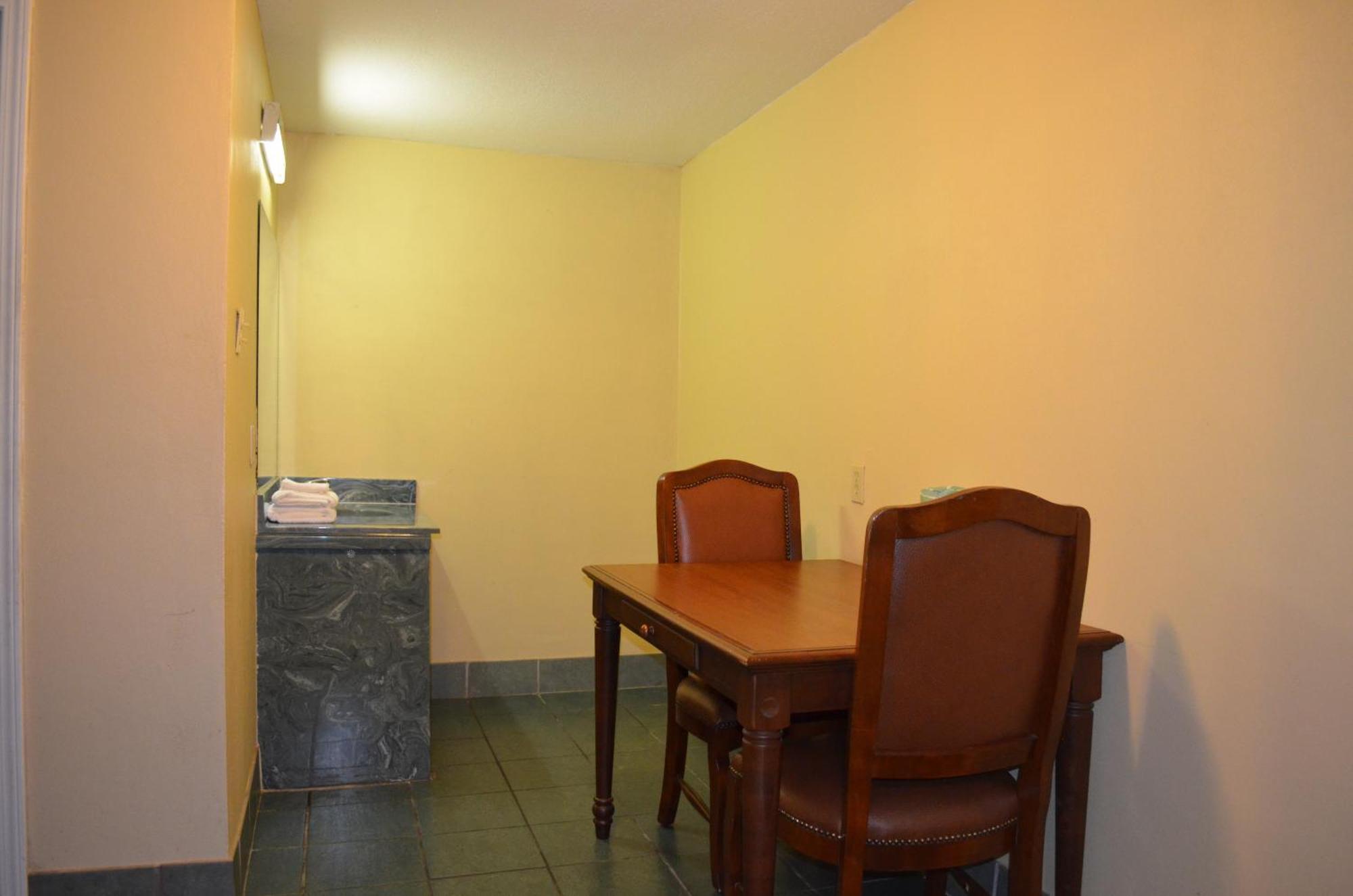 Economy Inn New Orleans Arabi ภายนอก รูปภาพ